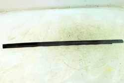 MERCEDES W210 LIFT KOMBI 2.7 01r LISTWA ZGARNIAJĄCA LEWY PRZÓD