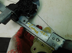 RENAULT CAPTUR I 2015r PODNOSNIK SZYBY LEWY TYŁ