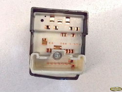 TOYOTA PREVIA II 2004r - PRZEŁĄCZNIK LUSTEREK