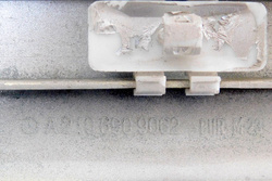 MERCEDES W210 LIFT SEDAN 2.2 CDI 01r LISTWA DRZWI PRAWY PRZÓD A2106909062