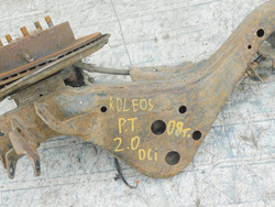 RENAULT KOLEOS I 2.0D 09 ZWROTNICA PIASTA  PRAWY TYŁ 