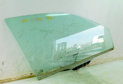 HONDA CIVIC VII 1.4 02r SZYBA DRZWI PRAWY PRZÓD