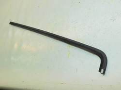 VW GOLF II MK2  5D  LISTWA ZGARNIAJĄCA LEWA PRZÓD