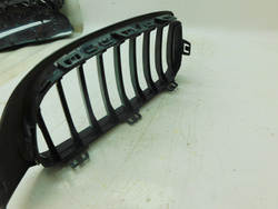 BMW 4 F32 F36 NERKA ATRAPA CHŁODNICY KRATKA PRAWA PRZÓD ORI 7294817 CZARNA 