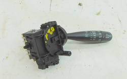 TOYOTA YARIS VERSO 1.4 D4D PRZEŁĄCZNIK WYCIERACZEK 