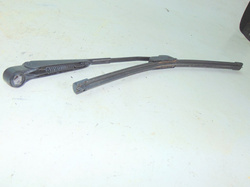 TOYOTA AVENSIS T25 2.0D 07r RAMIĘ WYCIERACZKI TYŁ