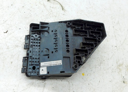 LR FREELANDER I 03r 2.0TD4 SKRZYNKA BEZPIECZNIKÓW YQE000271