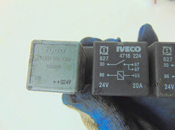 IVECO EuroCargo 120E21 03 PRZEKAŹNIK PRZEKAŹNIKI