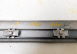 MERCEDES W210 LIFT SEDAN 2.2 CDI 01r LISTWA DRZWI LEWY TYŁ A2106909162