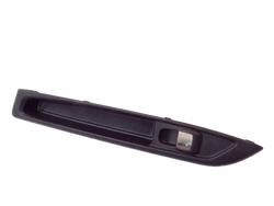 B-MAX 14r RAMKA OSŁONA PRZEŁĄCZNIKA SZYB PRAWA TYŁ