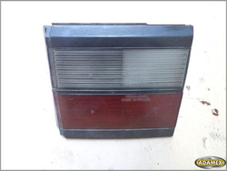 VW PASSAT B3  1.6 TD KOMBI  LAMPA Z KLAPY PRAWA