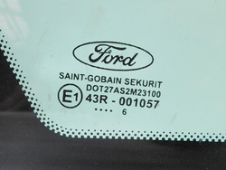  FORD FOCUS Mk2 06r KOMBI SZYBA KAROSERYJNA LEWY TYŁ 