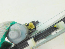 VOLVO S60 I 2.4D 03r PODNOŚNIK SZYBY TYŁ LEWY