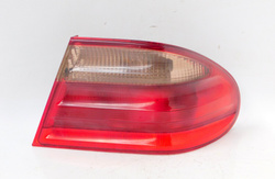 MERCEDES W210 LIFT SEDAN 2.2 CDI 01r LAMPA PRAWY TYŁ A2108203464