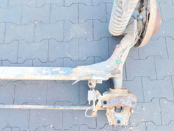 AUDI 80 B4 1.9 TDI 94r BELKA ZAWIESZENIA TYŁ SEDAN 