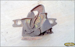 VW GOLF III 1.9 TDI 1995 - ZAMEK MASKI