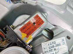 HYUNDAI SANTA FE I 06r PODNOŚNIK SZYBY PRZÓD PRAWY