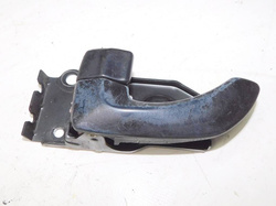 HYUNDAI SANTA FE I 2002r KLAMKA WEWNĘT. LEWY PRZÓD