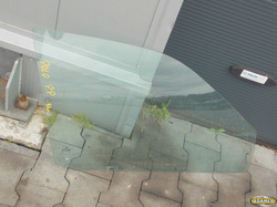 VW POLO III 1.9D 98r - SZYBA DRZWI PRAWY PRZÓD