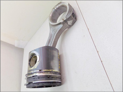 IVECO EuroTech 440KM 2001r - TŁOK Z KORBOWODEM