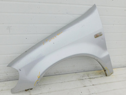 MERCEDES ML W163 2.7CDI 00r BŁOTNIK LEWY PRZÓD 