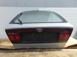 TOYOTA COROLLA E10 LIFTBACK KLAPA BAGAŻNIKA BLENDA