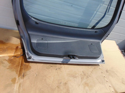TOYOTA COROLLA E10 LIFTBACK KLAPA BAGAŻNIKA BLENDA