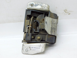 MERCEDES ML W163 2.7CDI 00r ZAMEK RYGIEL KLAPY BAGAŻNIKA TYŁ 