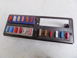 VOLVO FL6 220 00-06 SKRZYNKA BEZPIECZNIKÓW