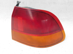 HONDA CIVIC VI 1.5 00r SED LAMPA PRAWY TYŁ