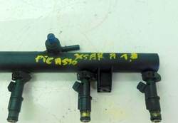 CITROEN XSARA PICASSO 1.8 01r LISTWA WTRYSKOWA 