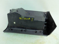 SKODA OCTAVIA I 1999r SCHOWEK PASAŻERA