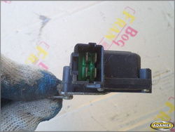 HYUNDAI HD 72 3.9 2000r - SIŁOWNIK ZAMKA LEWY