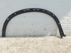  SUZUKI VITARA III 15-18r LISTWA NAKŁADKA BŁOTNIKA LEWY TYŁ SIERP