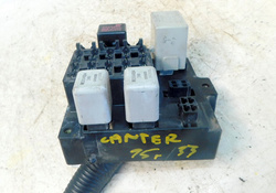 MITSUBISHI CANTER 3.3 TD 95r SKRZYNKA BEZPIECZNIKÓW