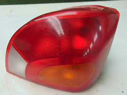 FORD FIESTA MK4 1.3 98r 5D LAMPA PRAWY TYŁ