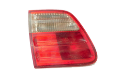 MERCEDES W210 LIFT SEDAN 2.2 CDI 01r LAMPA Z KLAPY LEWY TYŁ A2109205964