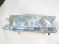 MAZDA PREMACY I LIFT 2.0DITD 02r LAMPA PRZÓD PRAWY