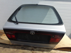 TOYOTA COROLLA E10 LIFTBACK KLAPA BAGAŻNIKA BLENDA
