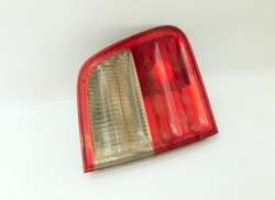 MERCEDES W210 LIFT SEDAN 2.2 CDI 01r LAMPA Z KLAPY LEWY TYŁ A2109205964