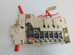 BMW E39 520 96r SKRZYNKA BEZPIECZNIKÓW 61138370640
