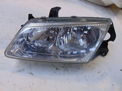 NISSAN ALMERA N16 2,2Di 00r LAMPA LEWY PRZÓD