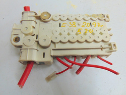 BMW E39 520 96r SKRZYNKA BEZPIECZNIKÓW 61138370640