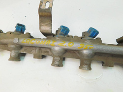 RENAULT LAGUNA I 2.0 1995r LISTWA WTRYSKOWA