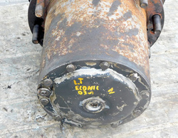 MERCEDES ECONIC 957.661 03r PIASTA ZWROTNICA LEWY TYŁ 2 OŚ 