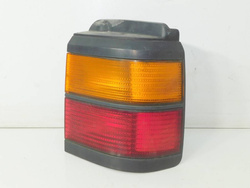 VW PASSAT B3 92r KOMBI LAMPA PRAWA TYŁ KAROSERYJNA