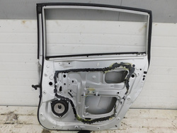 TOYOTA COROLLA VERSO E120 2.0D 2005r DRZWI PRAWY TYŁ LAKIER 1C0