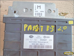VW PASSAT B3  2.0 90r - KOMPUTER 095927731