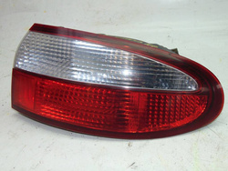 DAEWOO LANOS 1.5 00r HB - LAMPA PRAWY TYŁ