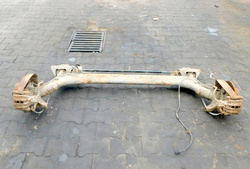 AUDI 80 B4 2.0 93r SEDAN BELKA ZAWIESZENIA TYŁ KOMPLETNA 